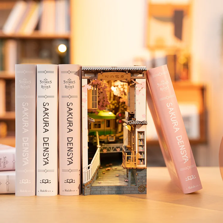 Book Nook Sakura Tram - MFA Boston Shop | Gifts from the Museum of